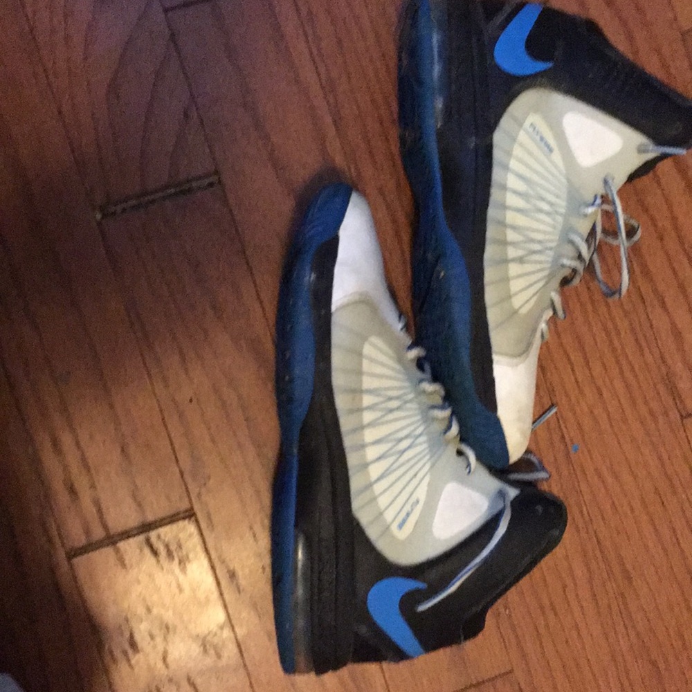 Nike boys size 7 maxair